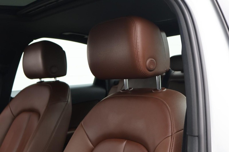 Audi A6 Vehicle Full-screen Gallery Image 21