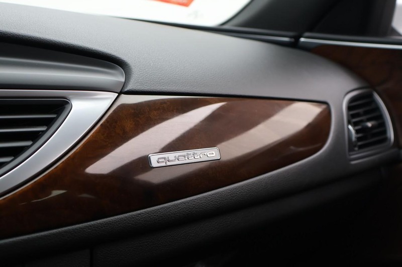 Audi A6 Vehicle Full-screen Gallery Image 23