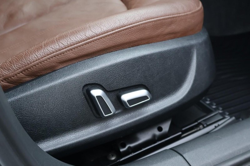 Audi A6 Vehicle Full-screen Gallery Image 24