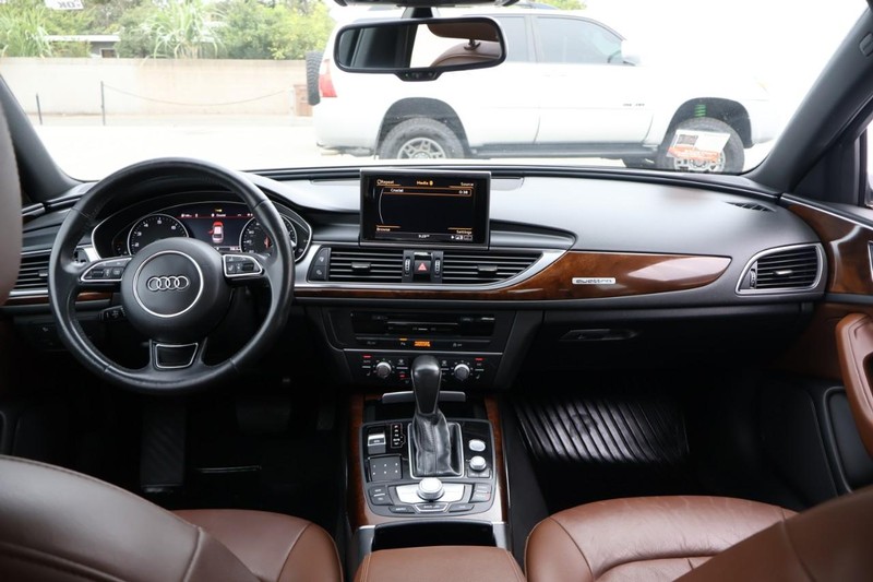 Audi A6 Vehicle Full-screen Gallery Image 27