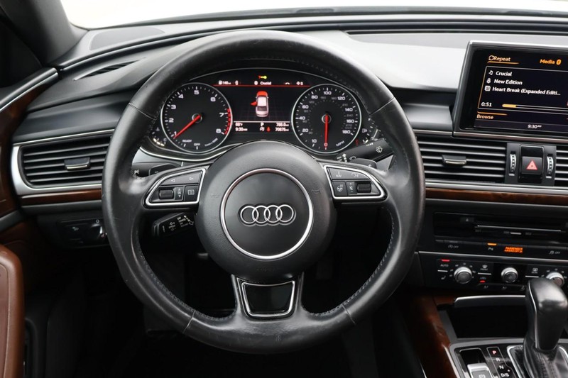 Audi A6 Vehicle Full-screen Gallery Image 29