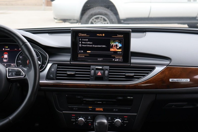 Audi A6 Vehicle Full-screen Gallery Image 32