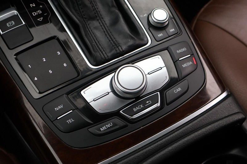 Audi A6 Vehicle Full-screen Gallery Image 40