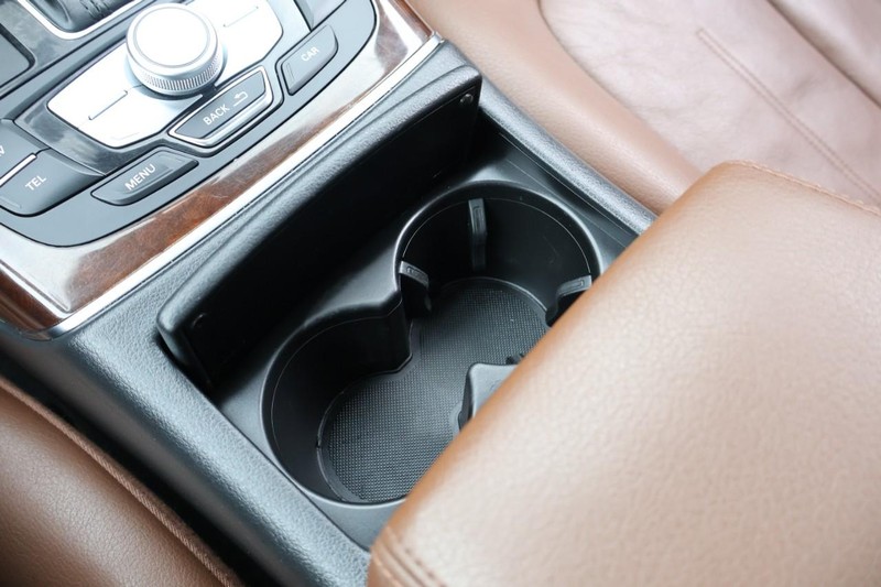 Audi A6 Vehicle Full-screen Gallery Image 41