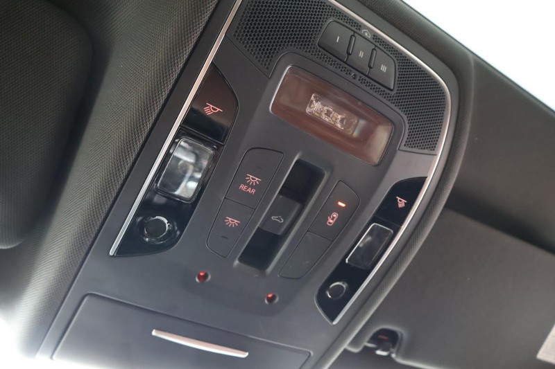 Audi A6 Vehicle Full-screen Gallery Image 42