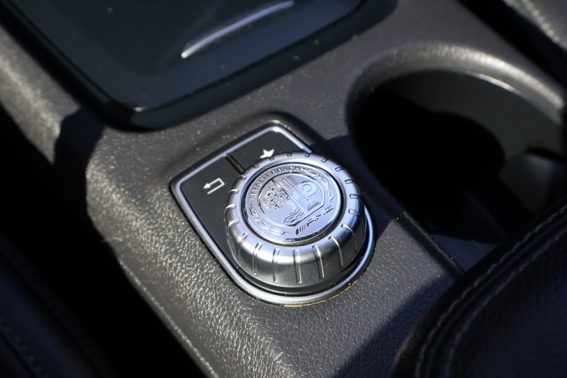 Mercedes-Benz CLA 250 Vehicle Full-screen Gallery Image 33