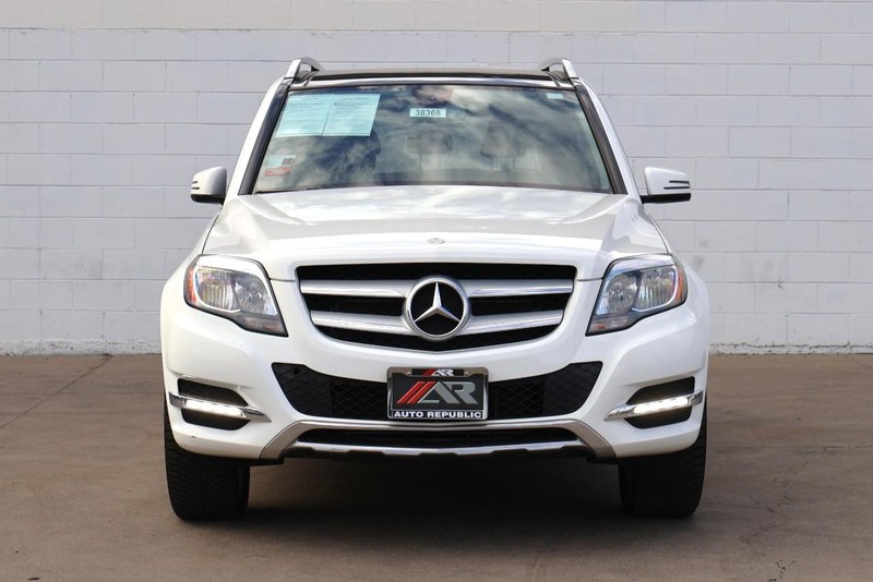 Mercedes-Benz GLK 350 Vehicle Full-screen Gallery Image 02