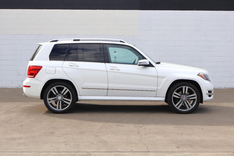 Mercedes-Benz GLK 350 Vehicle Full-screen Gallery Image 04