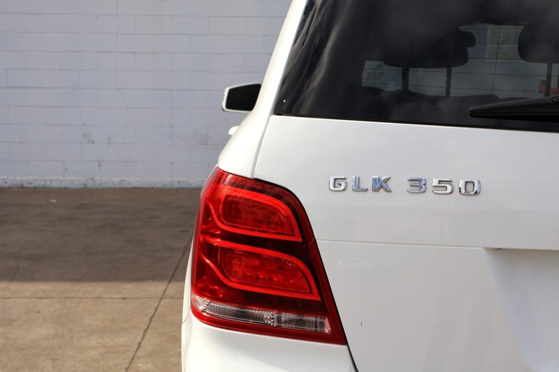 Mercedes-Benz GLK 350 Vehicle Full-screen Gallery Image 07