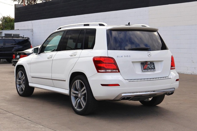 Mercedes-Benz GLK 350 Vehicle Full-screen Gallery Image 10