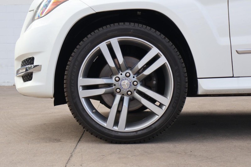 Mercedes-Benz GLK 350 Vehicle Full-screen Gallery Image 14