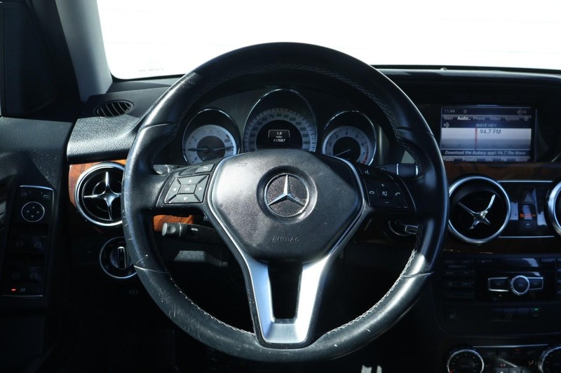 Mercedes-Benz GLK 350 Vehicle Full-screen Gallery Image 30