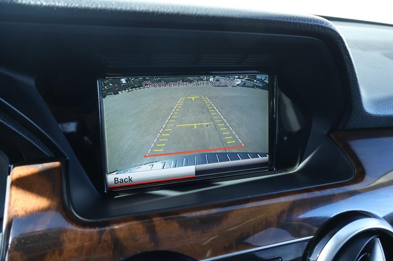 Mercedes-Benz GLK 350 Vehicle Full-screen Gallery Image 33