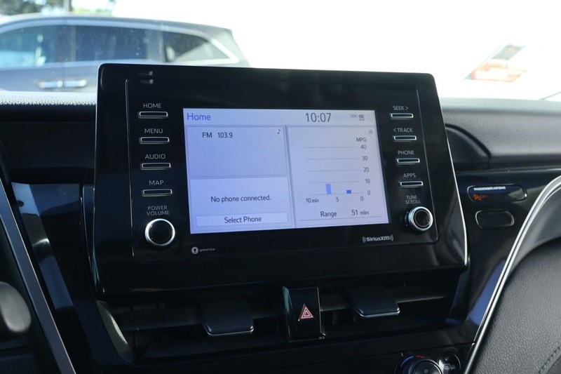 Toyota Camry Vehicle Full-screen Gallery Image 29