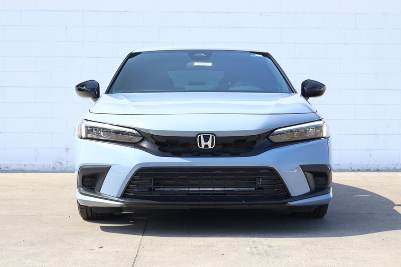 Honda Civic Hatchback Vehicle Full-screen Gallery Image 02