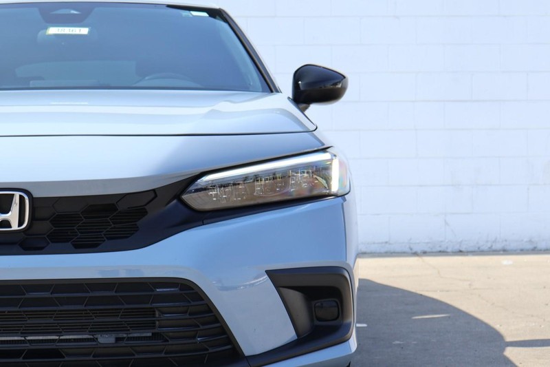 Honda Civic Hatchback Vehicle Full-screen Gallery Image 03