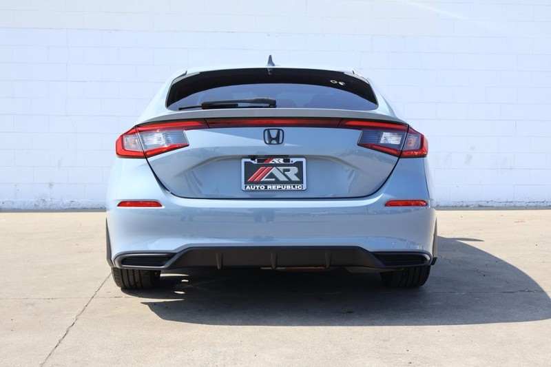 Honda Civic Hatchback Vehicle Full-screen Gallery Image 06