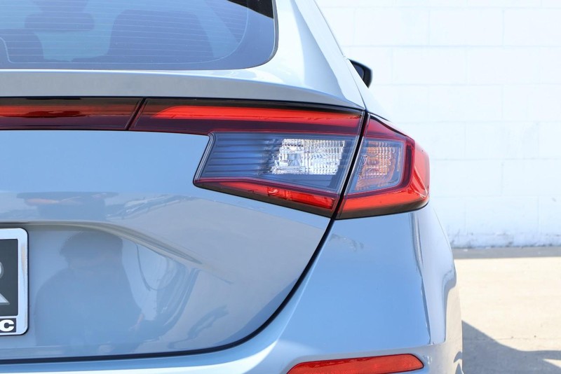 Honda Civic Hatchback Vehicle Full-screen Gallery Image 07