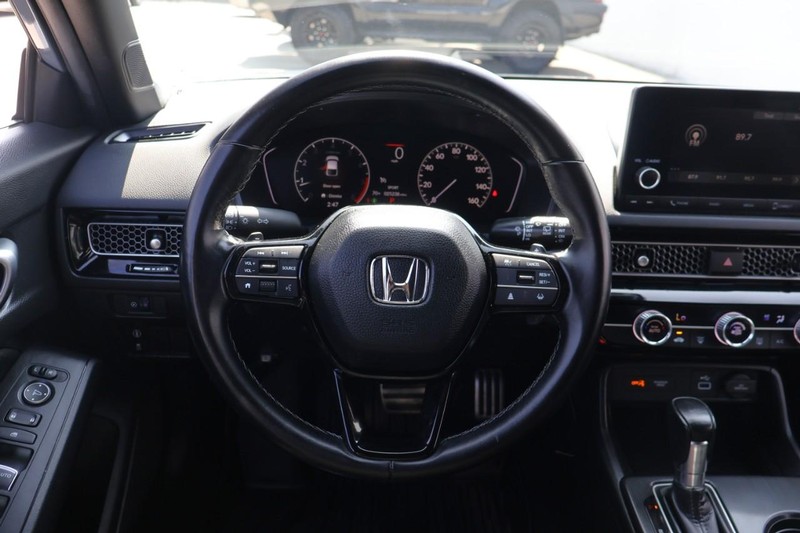 Honda Civic Hatchback Vehicle Full-screen Gallery Image 25