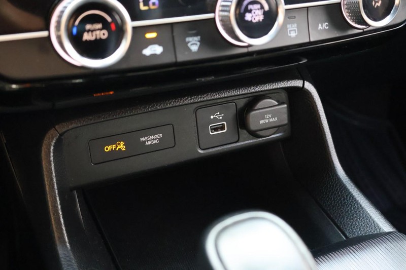 Honda Civic Hatchback Vehicle Full-screen Gallery Image 33