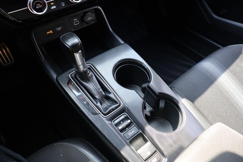 Honda Civic Hatchback Vehicle Full-screen Gallery Image 34