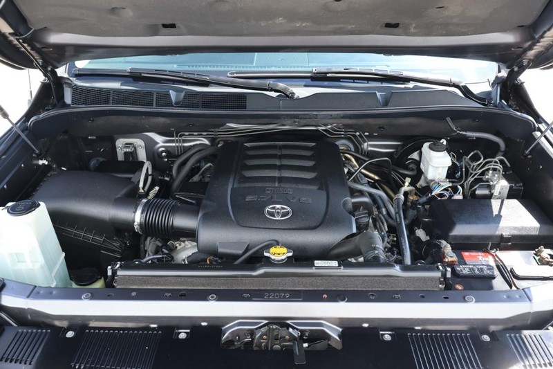 Toyota Tundra Vehicle Full-screen Gallery Image 18