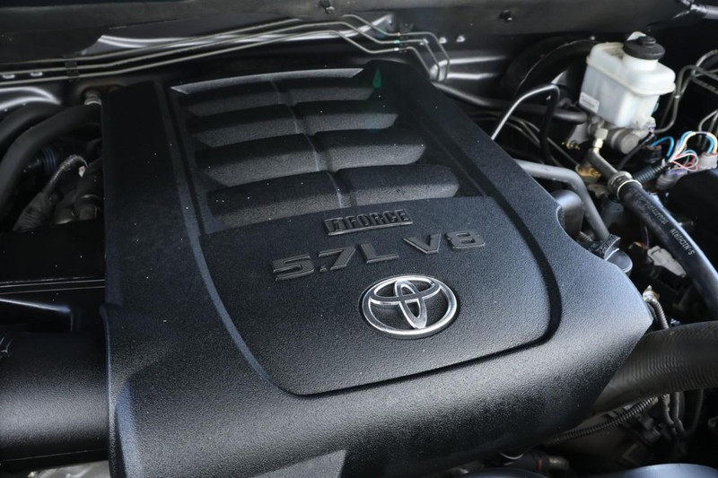 Toyota Tundra Vehicle Full-screen Gallery Image 19
