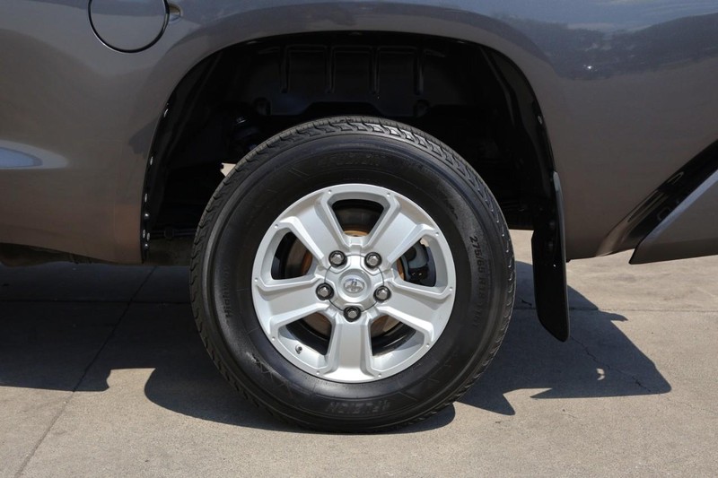 Toyota Tundra Vehicle Full-screen Gallery Image 20