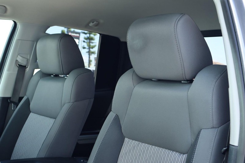 Toyota Tundra Vehicle Full-screen Gallery Image 27