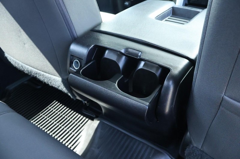 Toyota Tundra Vehicle Full-screen Gallery Image 32