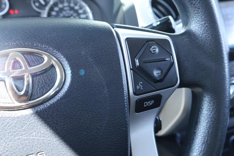 Toyota Tundra Vehicle Full-screen Gallery Image 37