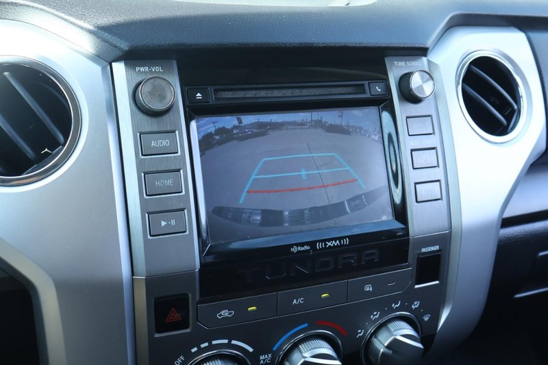 Toyota Tundra Vehicle Full-screen Gallery Image 39