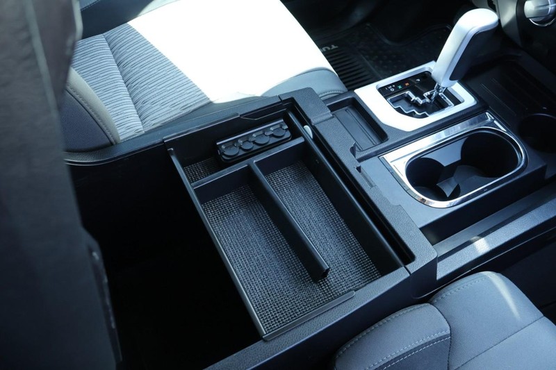 Toyota Tundra Vehicle Full-screen Gallery Image 44