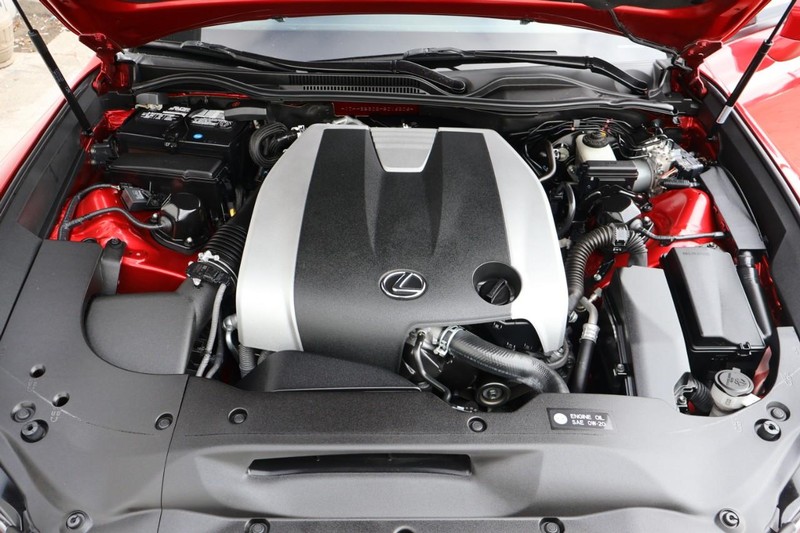 Lexus RC Vehicle Full-screen Gallery Image 13