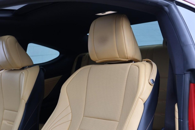 Lexus RC Vehicle Full-screen Gallery Image 21