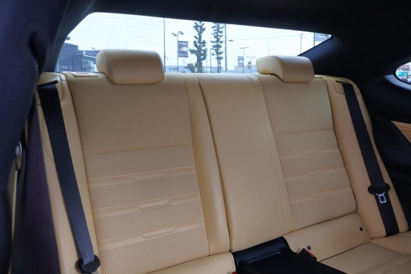 Lexus RC Vehicle Full-screen Gallery Image 25