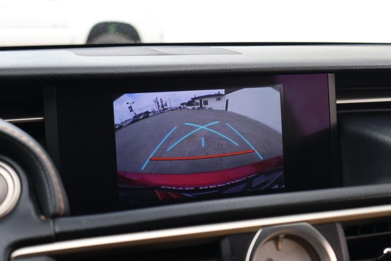 Lexus RC Vehicle Full-screen Gallery Image 33