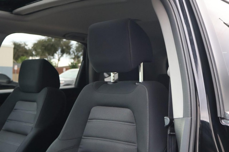 Honda CR-V Vehicle Full-screen Gallery Image 20