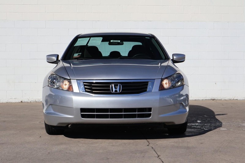 Honda Accord Vehicle Full-screen Gallery Image 02