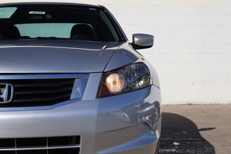 Honda Accord Vehicle Full-screen Gallery Image 03