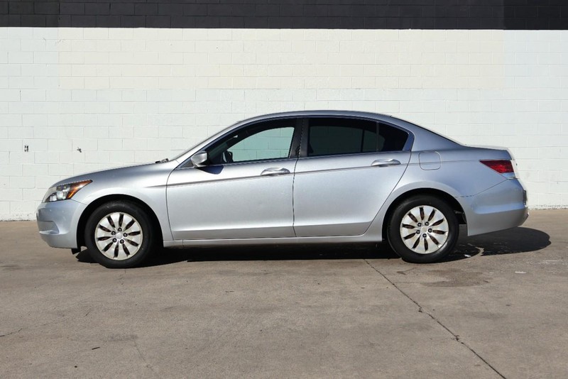 Honda Accord Vehicle Full-screen Gallery Image 10