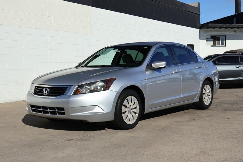 Honda Accord Vehicle Full-screen Gallery Image 11