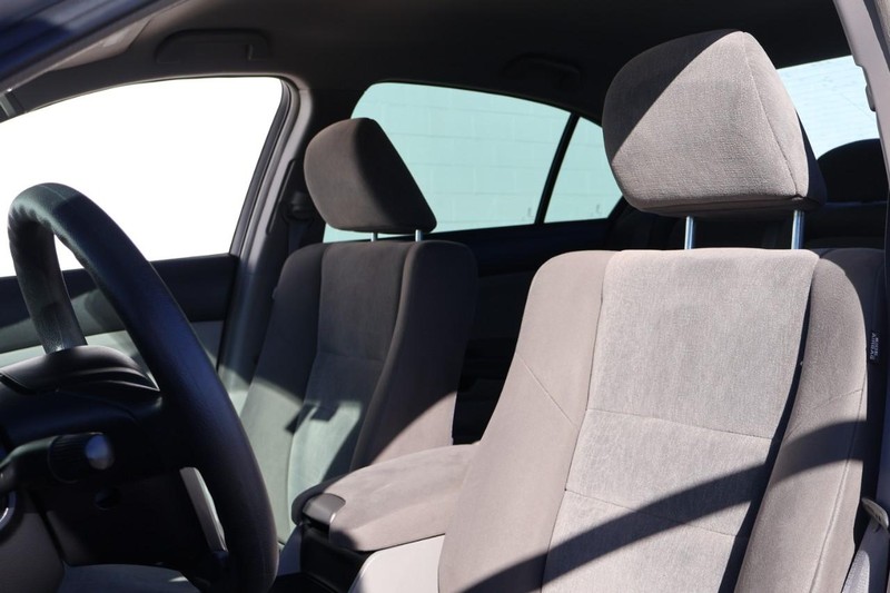 Honda Accord Vehicle Full-screen Gallery Image 15