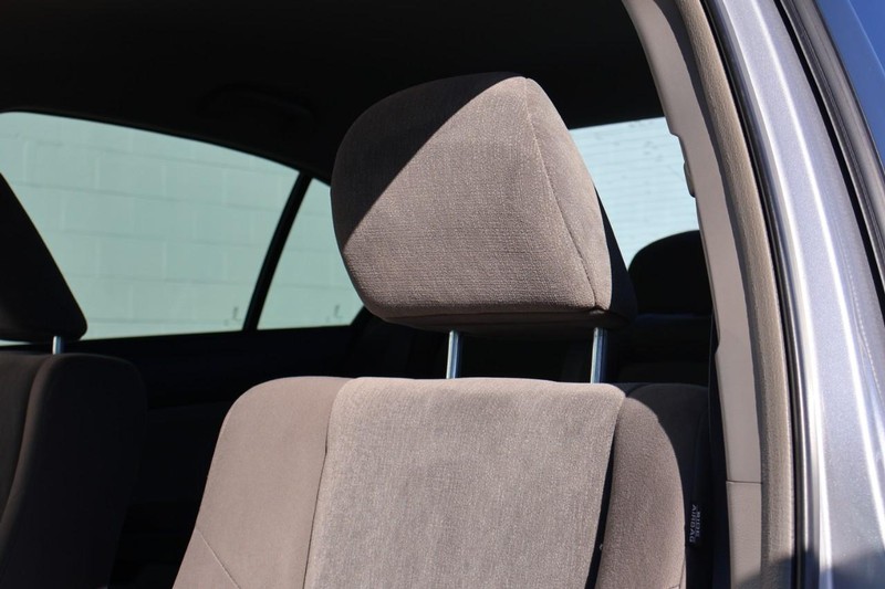 Honda Accord Vehicle Full-screen Gallery Image 16