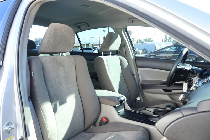 Honda Accord Vehicle Full-screen Gallery Image 18