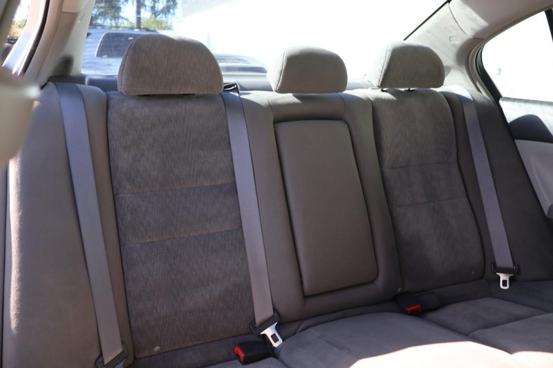 Honda Accord Vehicle Full-screen Gallery Image 19