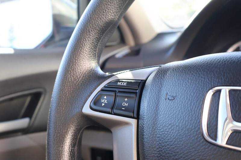 Honda Accord Vehicle Full-screen Gallery Image 23