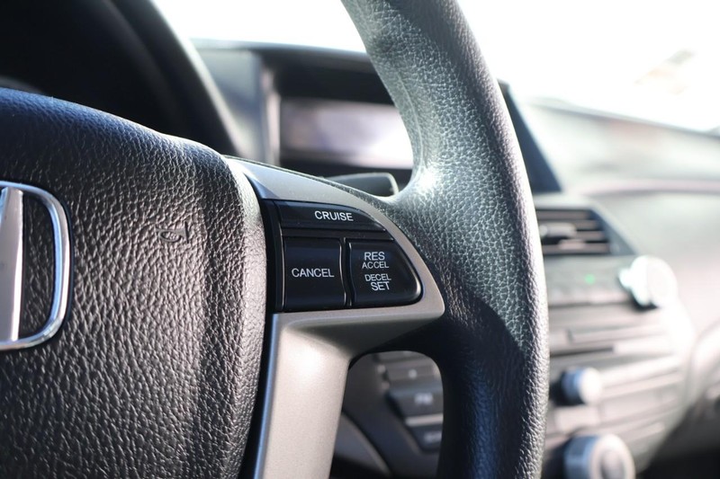 Honda Accord Vehicle Full-screen Gallery Image 24