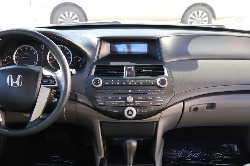 Honda Accord Vehicle Full-screen Gallery Image 25