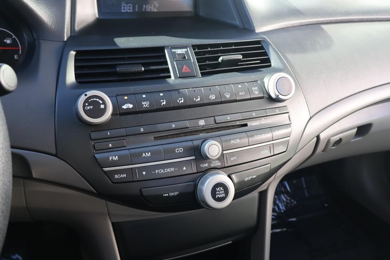 Honda Accord Vehicle Full-screen Gallery Image 27